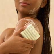 Kitsch - Săpun Solid Exfoliant cu Acid Glicolic pentru Față și Corp - imagine 6