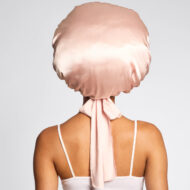 Kitsch - Bonetă Supradimensionată din Satin - Blush - imagine 4